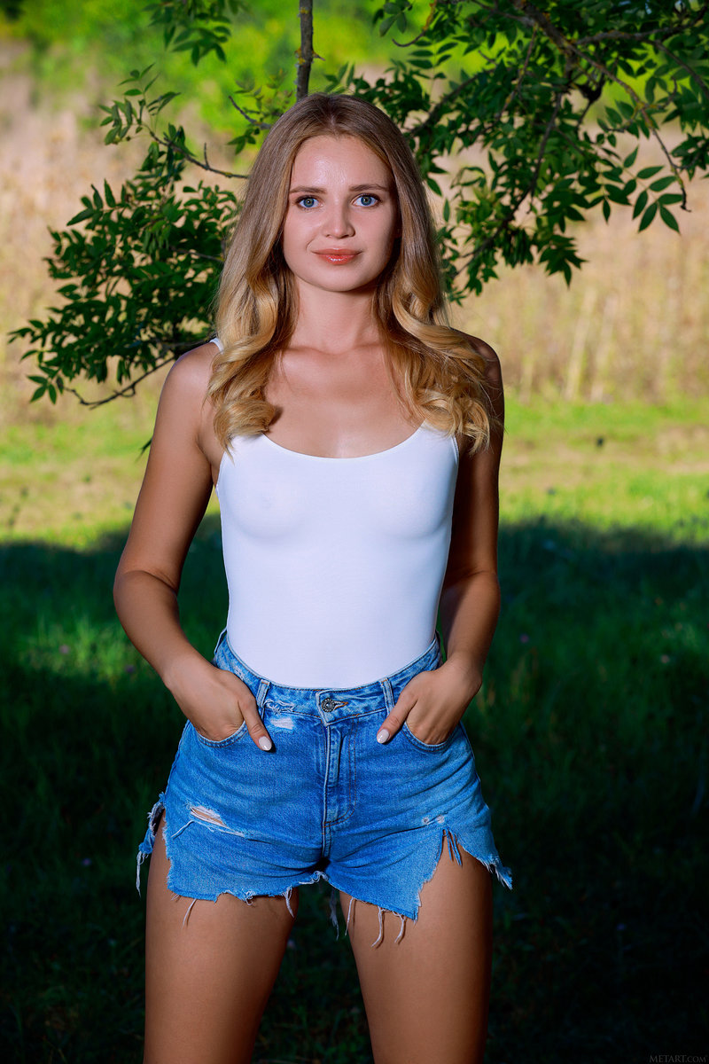 Адея, 24